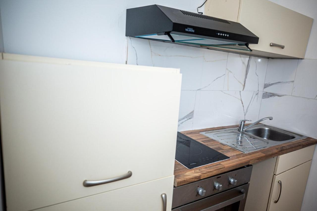Agreable Chambre Sur Liege Avc Parking Et Wifi Gratuit Luaran gambar